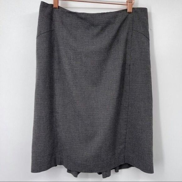 Express gray plaid pencil skirt pleaded back sz 8 BoxI - Picture 5 of 5